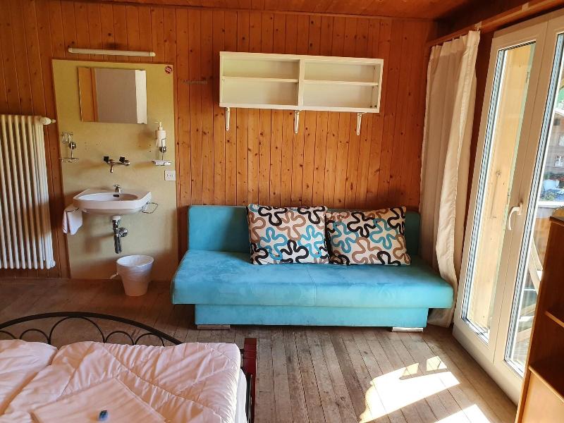 Lake Lodge Hostel image