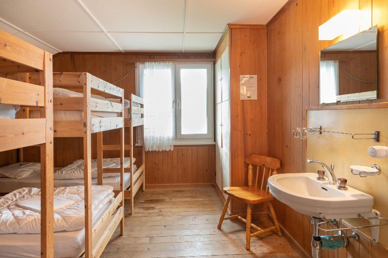 Lake Lodge Hostel image