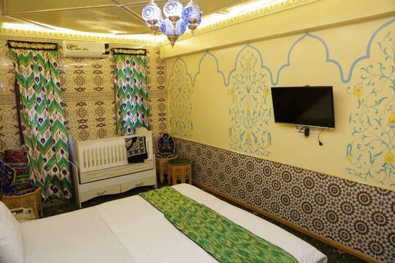 Hotel Hon Saroy image
