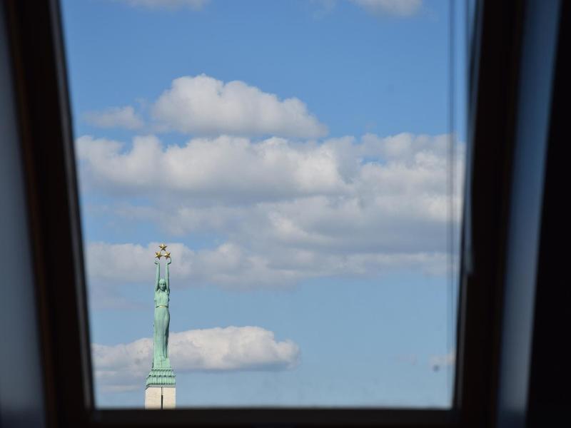 Liberty Airy image