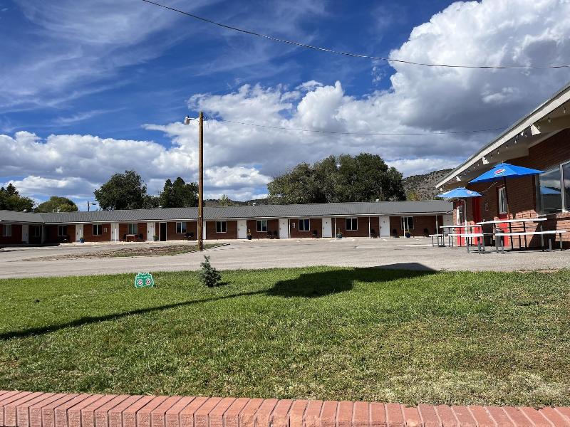 Sunglow Hotel — general view