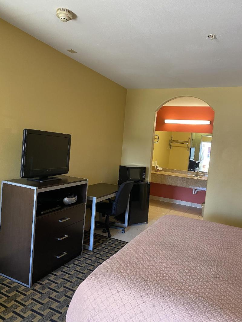 Redwood Suites image