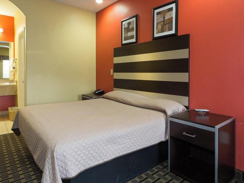 Redwood Suites image