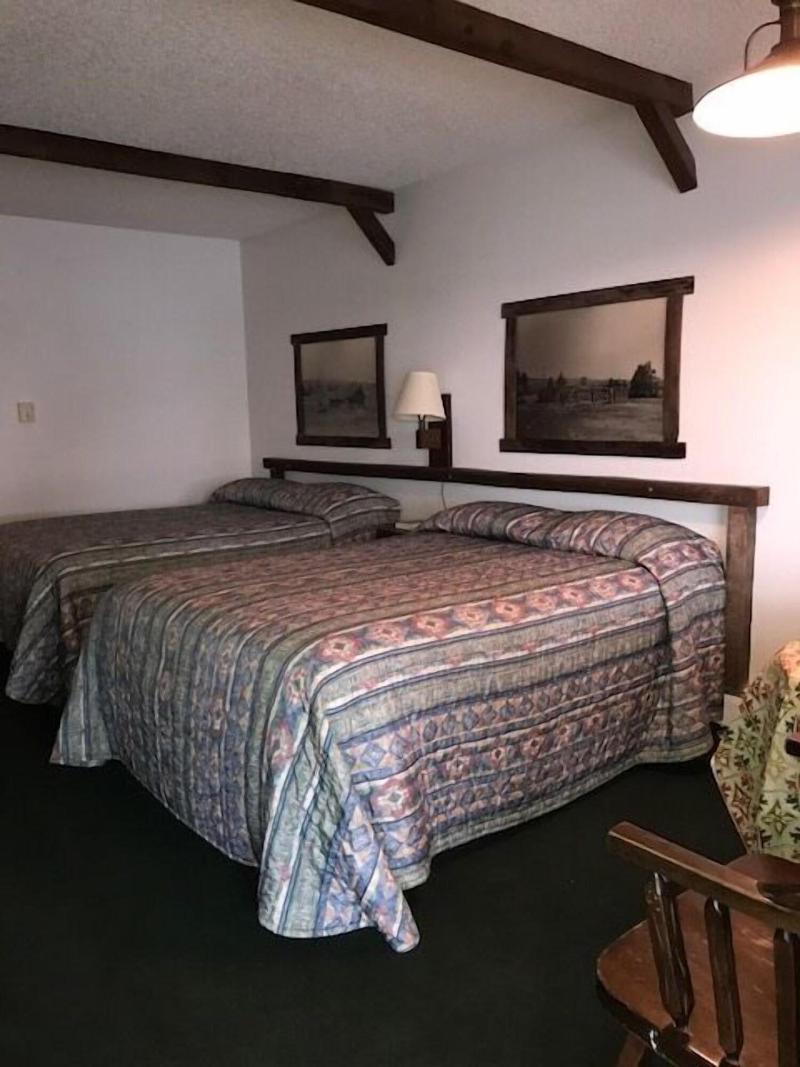 Bunkhouse Motel image