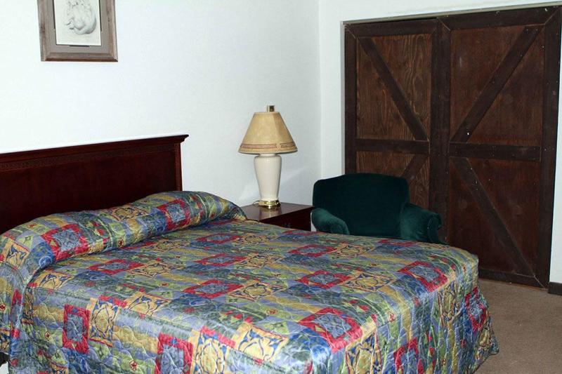 Bunkhouse Motel image