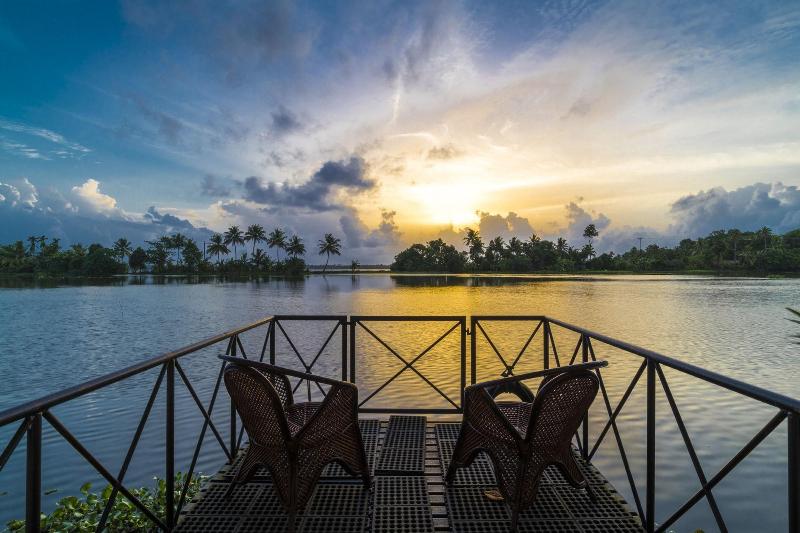 Warmth Lake Haven image