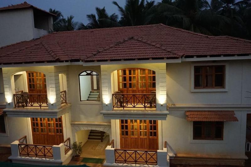 Coastal Suites Apart Hotel image