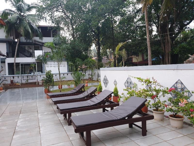 Coastal Suites Apart Hotel image