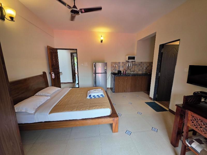 Coastal Suites Apart Hotel image