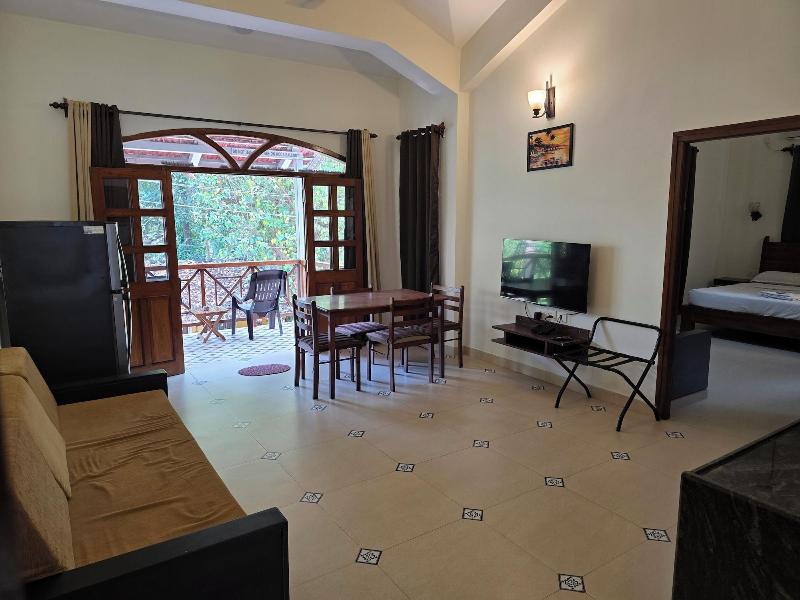 Coastal Suites Apart Hotel image