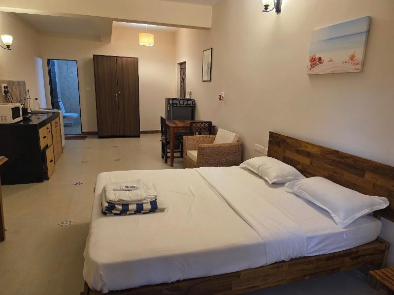 Coastal Suites Apart Hotel image