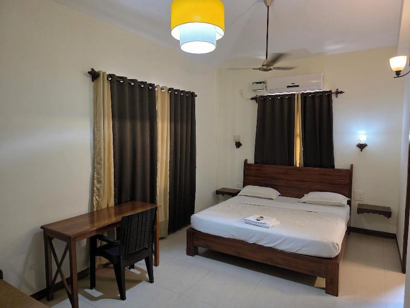 Coastal Suites Apart Hotel image