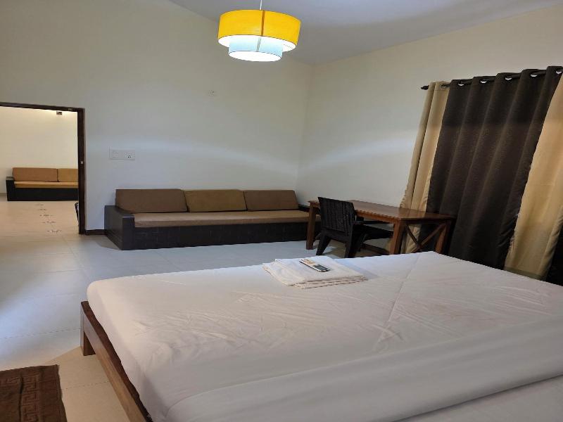 Coastal Suites Apart Hotel image