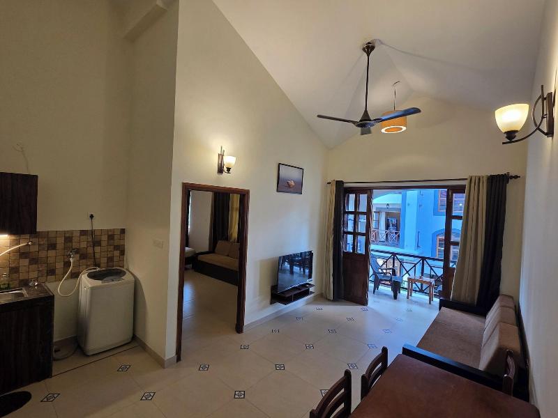 Coastal Suites Apart Hotel image