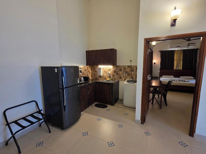 Coastal Suites Apart Hotel image