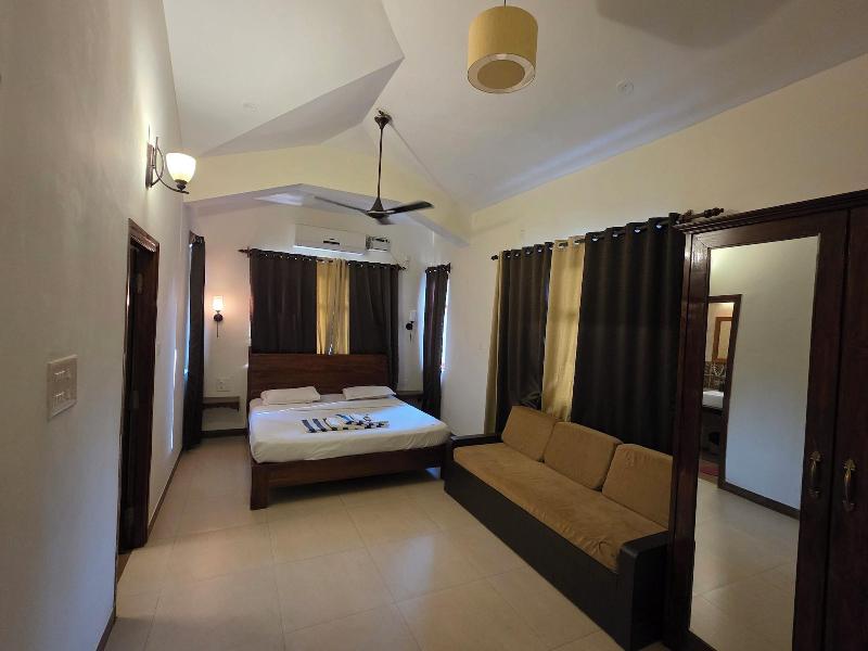 Coastal Suites Apart Hotel image