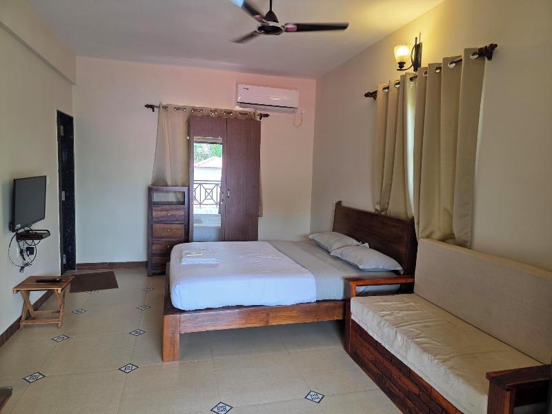 Coastal Suites Apart Hotel image
