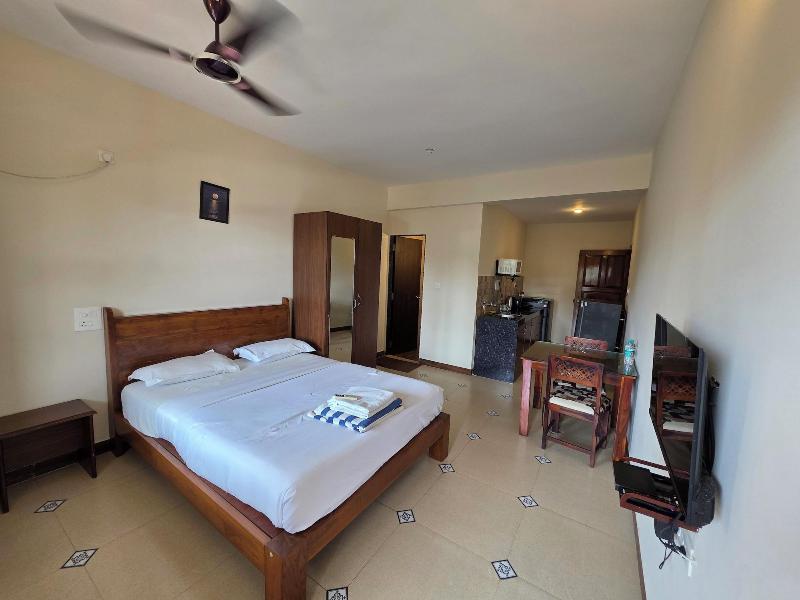 Coastal Suites Apart Hotel image