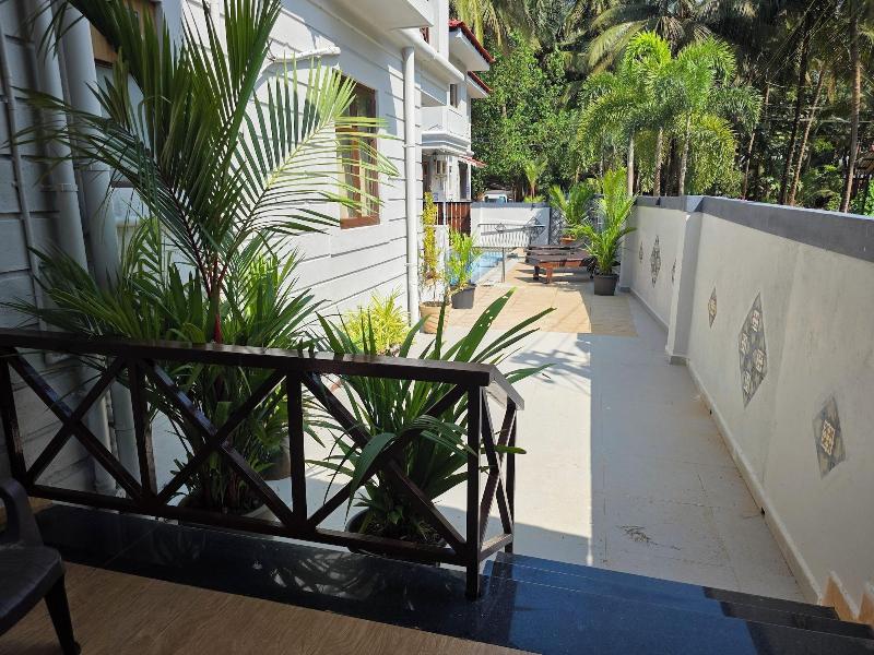 Coastal Suites Apart Hotel image