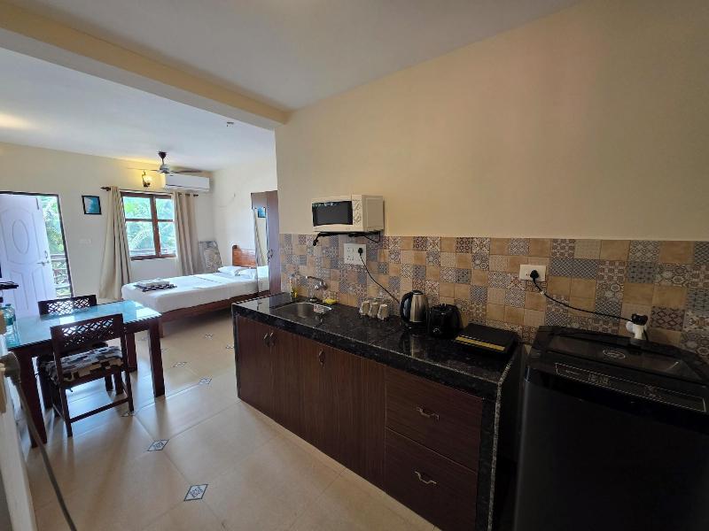 Coastal Suites Apart Hotel image