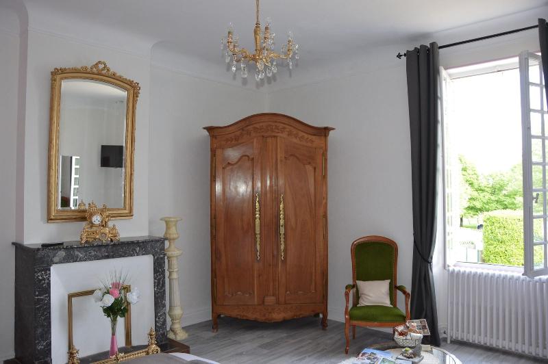 Le Logis Des Bessons image