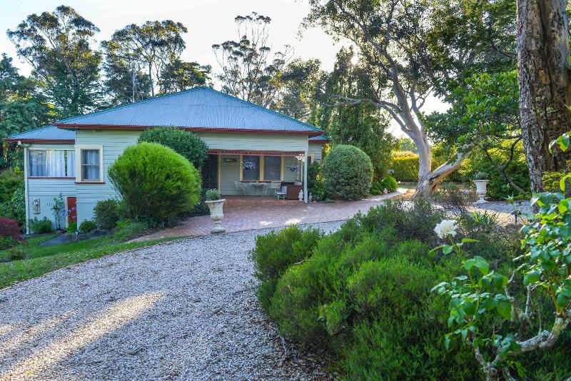 Chatelaine Valley Views image