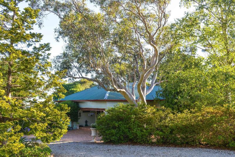 Chatelaine Valley Views image