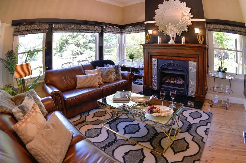 Chatelaine Valley Views image