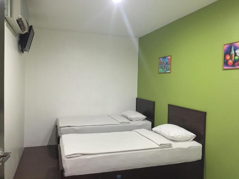 Red Tomato Hotel 5