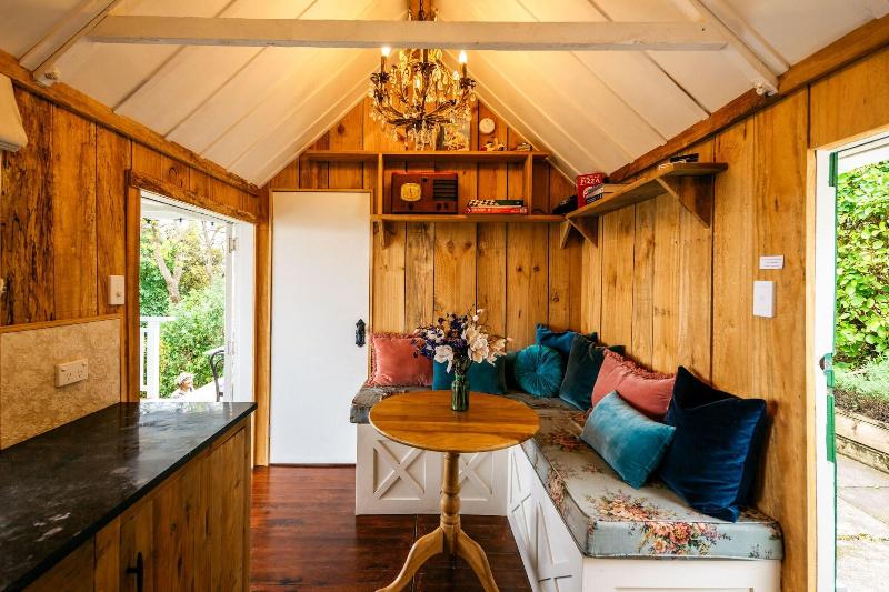 The Settlers Hut image