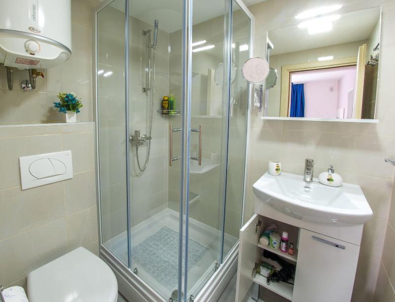 Five Rivers Rooms image