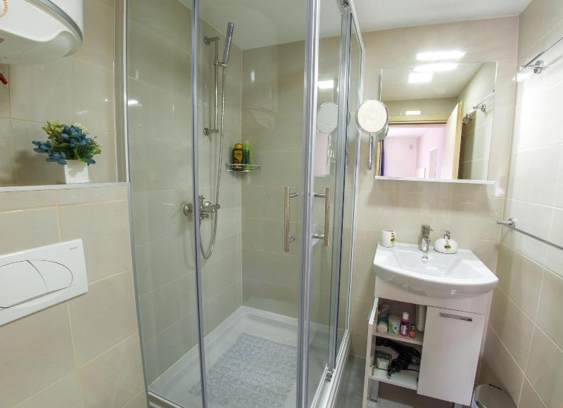 Five Rivers Rooms image