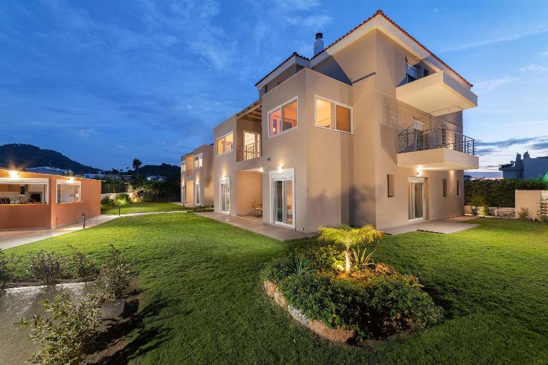 L C Boutique Apartments — general view