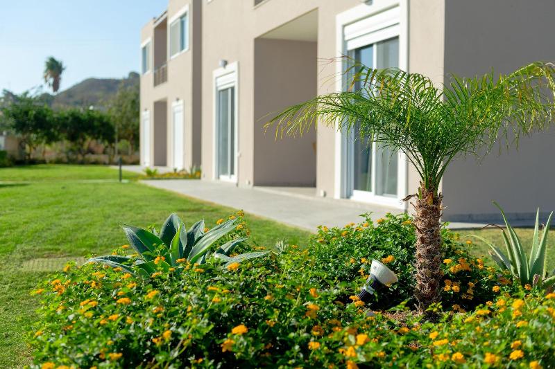 L C Boutique Apartments — general view