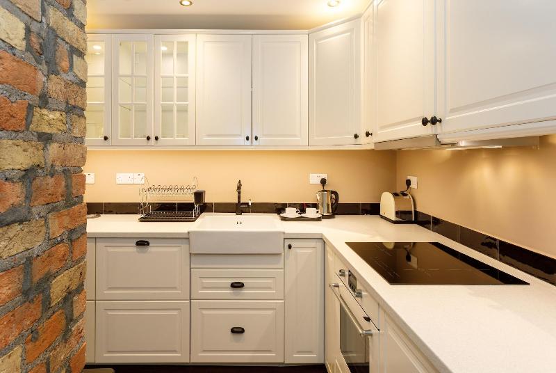 Molloy S Apartments image