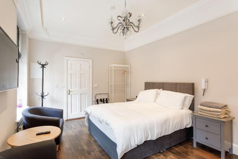 Molloy S Apartments image