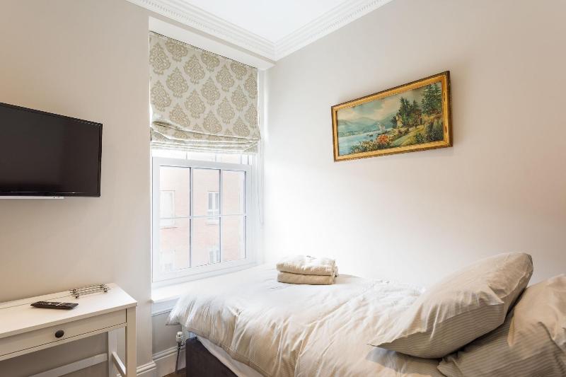 Molloy S Apartments image
