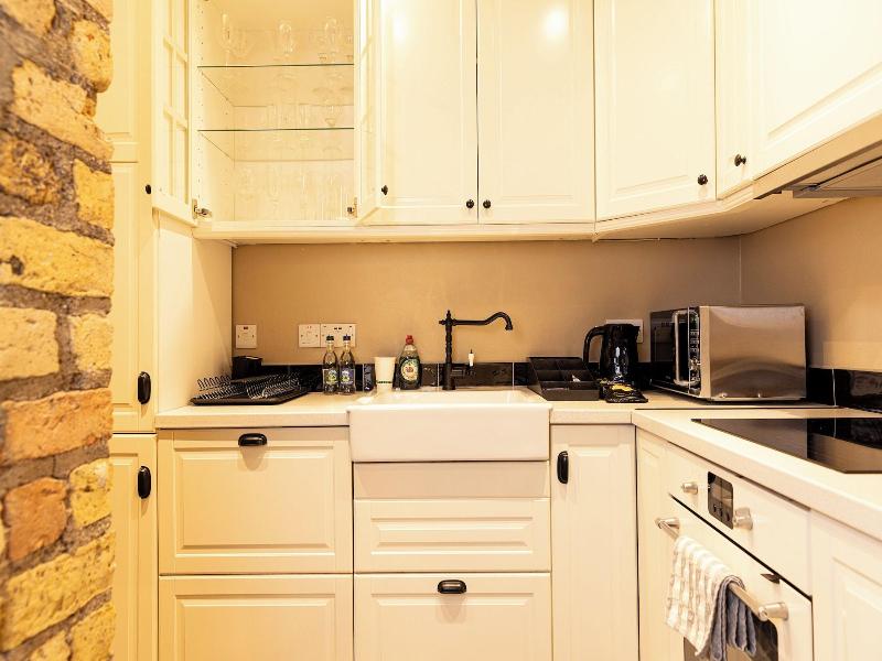 Molloy S Apartments image