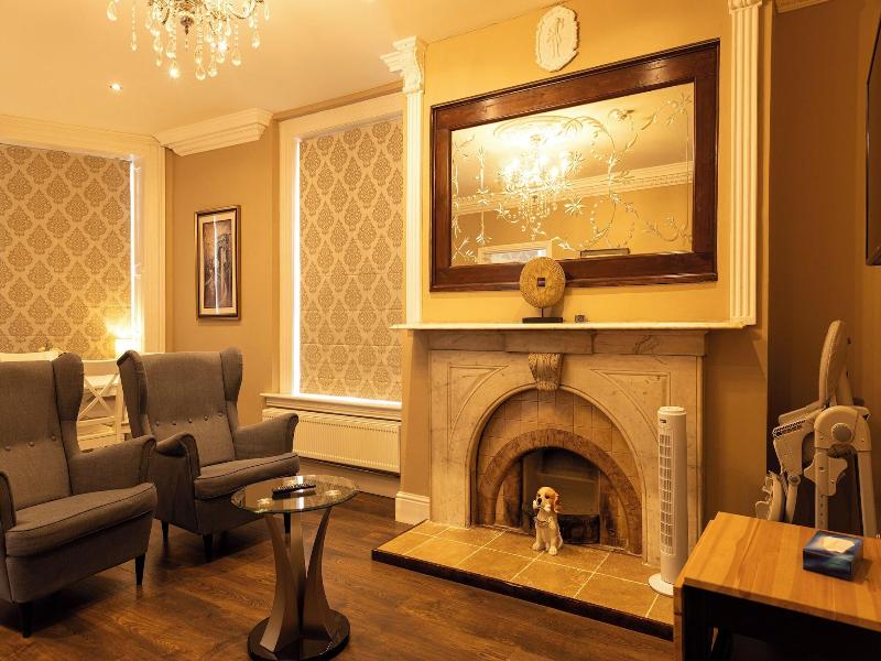 Molloy S Apartments image