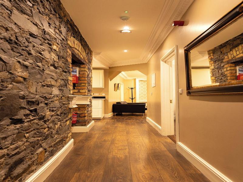 Molloy S Apartments image