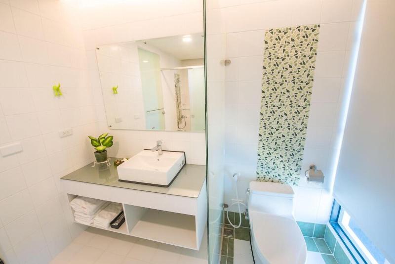 Sapphire Inn image
