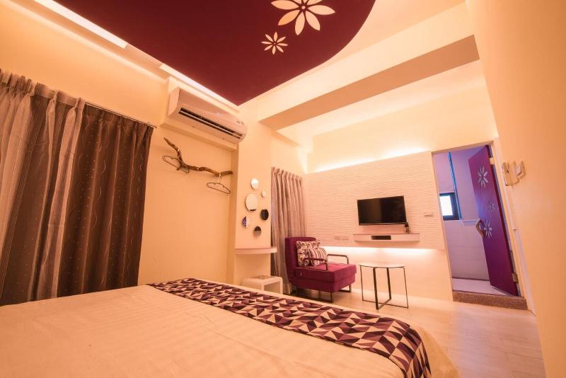 Sapphire Inn image