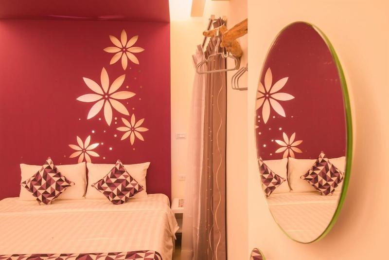 Sapphire Inn image