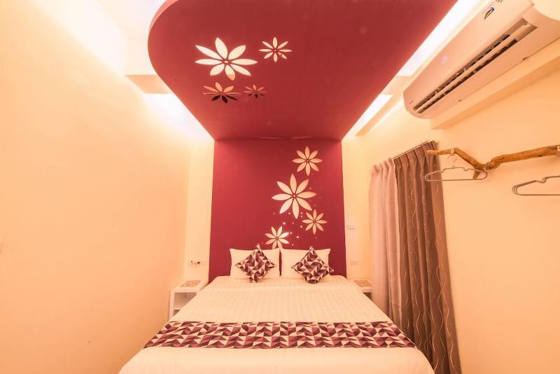 Sapphire Inn image