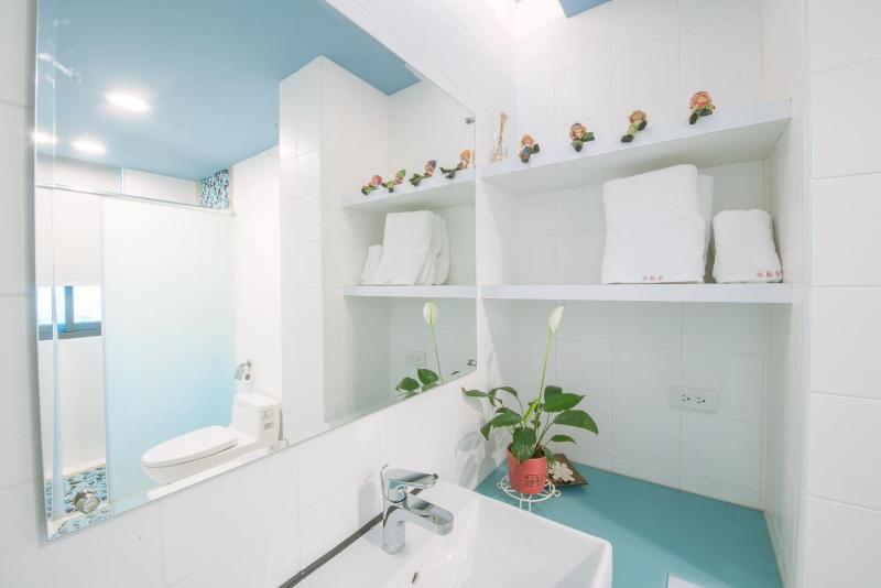 Sapphire Inn image