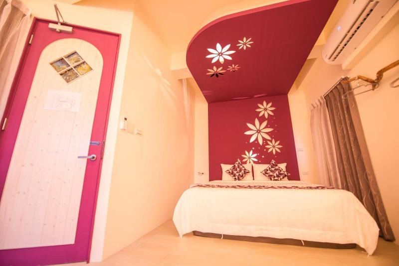 Sapphire Inn image