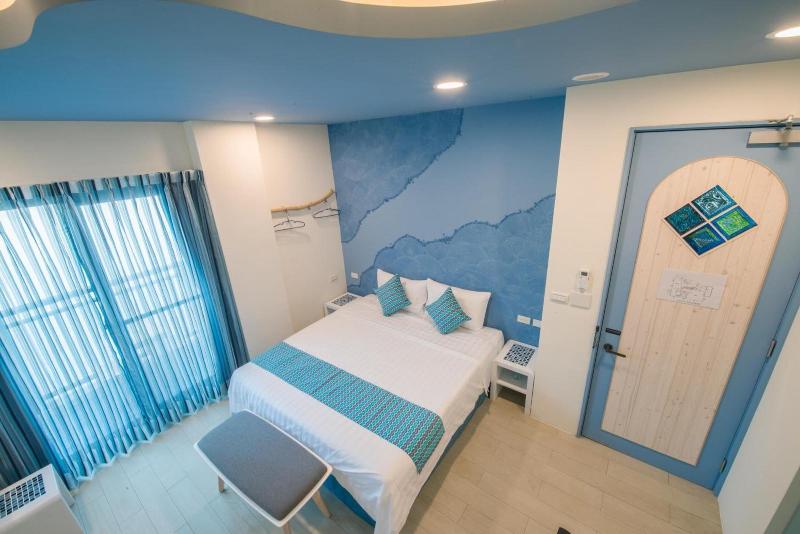 Sapphire Inn image