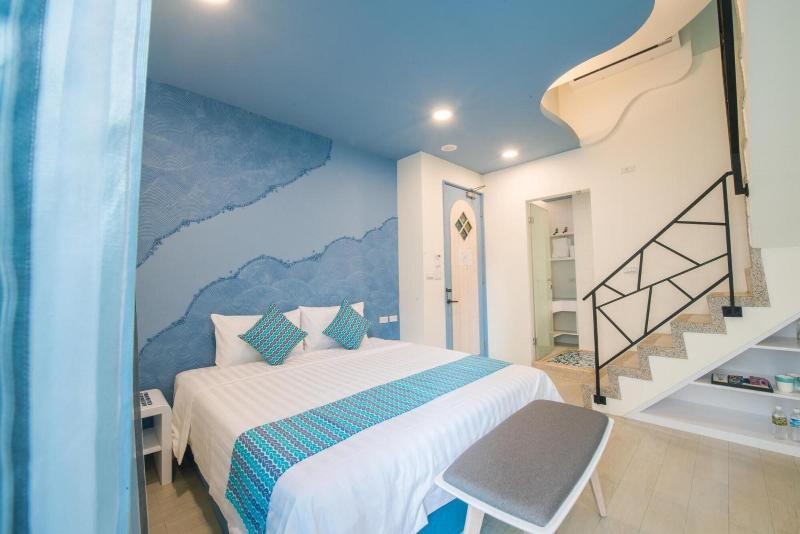 Sapphire Inn image