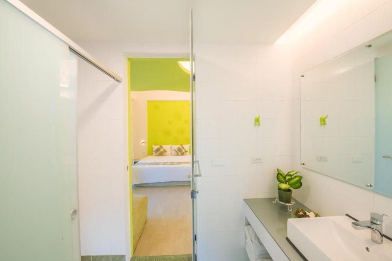 Sapphire Inn image