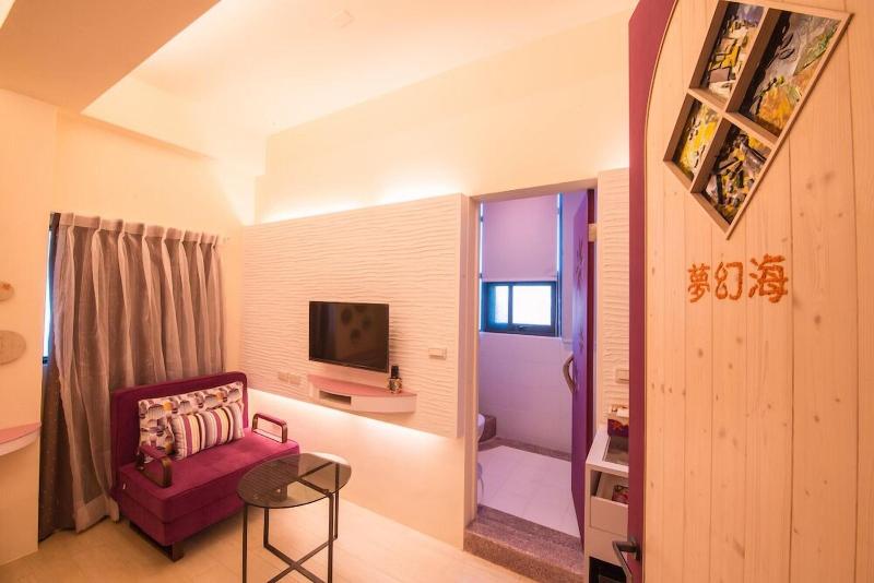Sapphire Inn image
